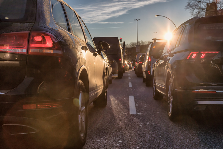 Prezzi RC Auto stellari nelle smart city: automobilisti vittime di un meccanismo anomalo